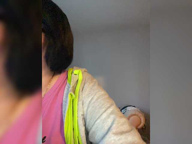 Live sex webcam photo for Katy19801 #290843076