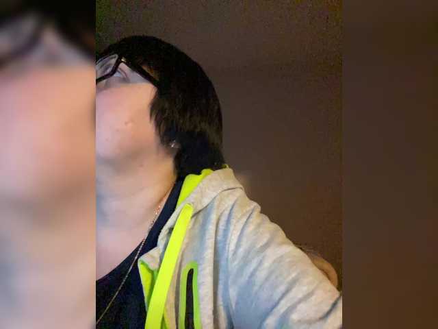 Live sex webcam photo for Katy19801 #290890829