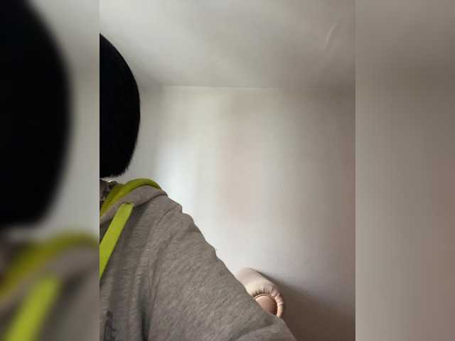 Live sex webcam photo for Katy19801 #290929271