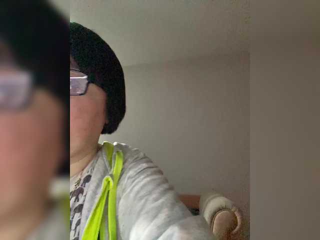 Live sex webcam photo for Katy19801 #290930234