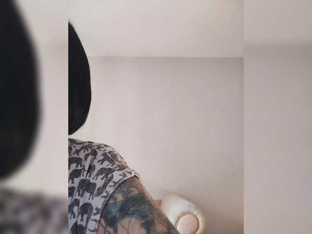 Live sex webcam photo for Katy19801 #291231707