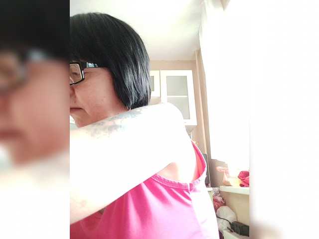 Live sex webcam photo for Katy19801 #291439614