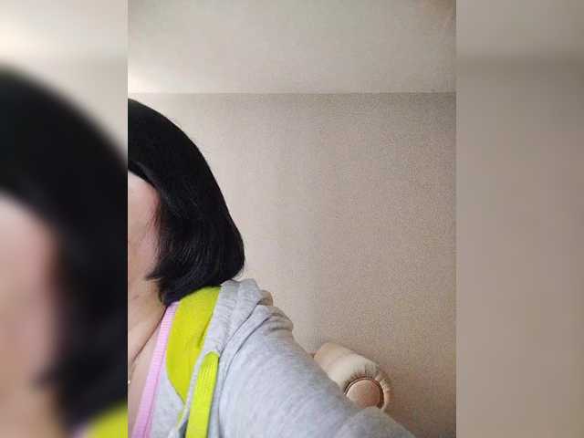 Live sex webcam photo for Katy19801 #291595279