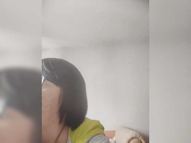 Live sex webcam photo for Katy19801 #291627934