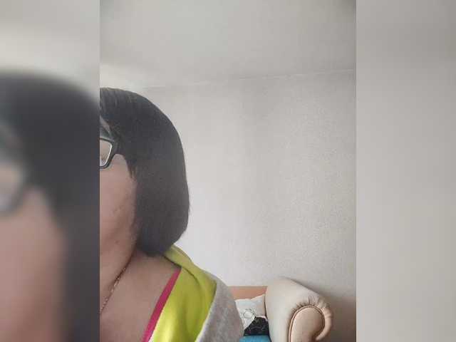 Live sex webcam photo for Katy19801 #291633456