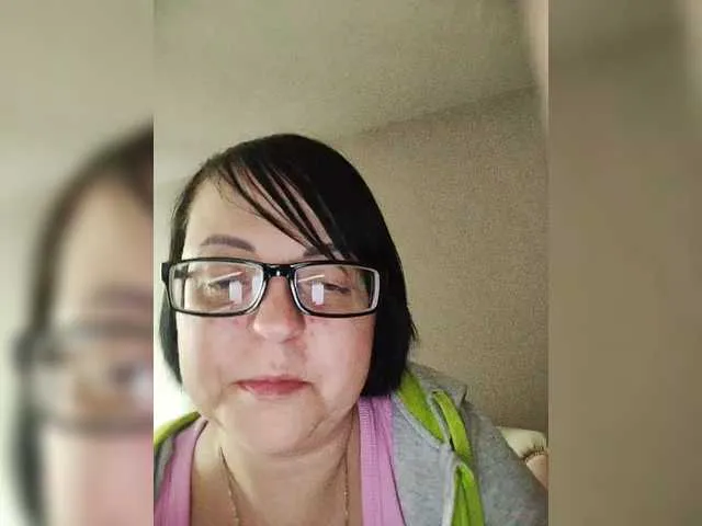 Live sex webcam photo for Katy19801 #291679864