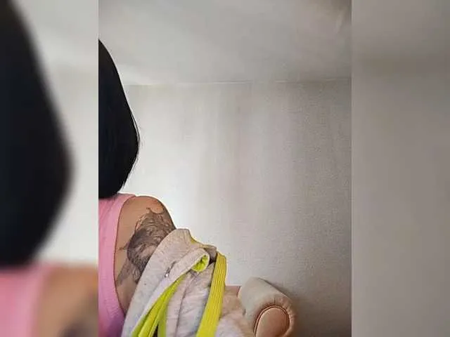 Live sex webcam photo for Katy19801 #291699469