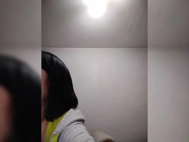 Live sex webcam photo for Katy19801 #291785880