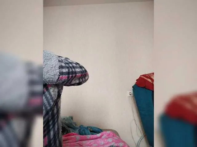 Live sex webcam photo for Katy19801 #291992974