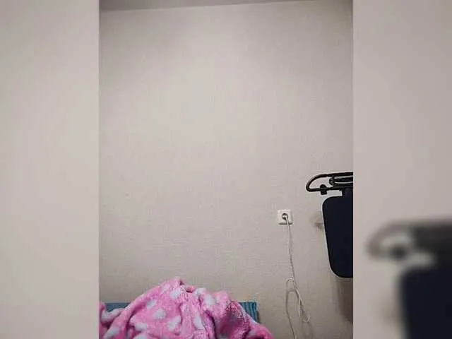 Live sex webcam photo for Katy19801 #292061049