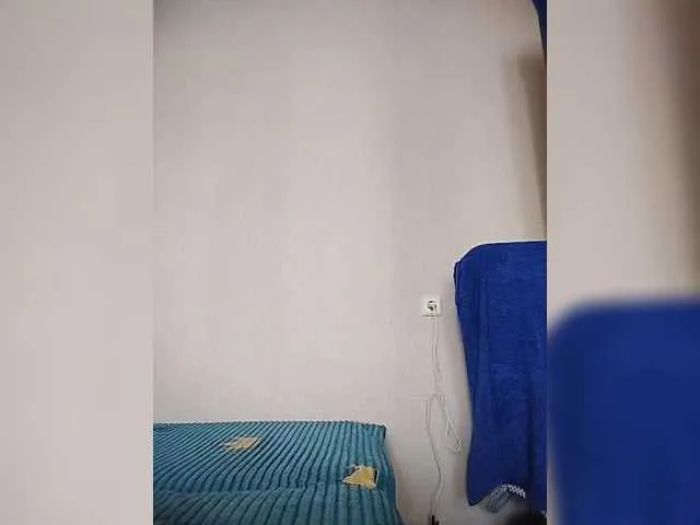 Live sex webcam photo for Katy19801 #292073175