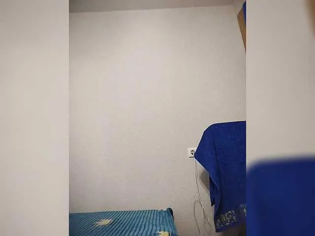 Live sex webcam photo for Katy19801 #292081543