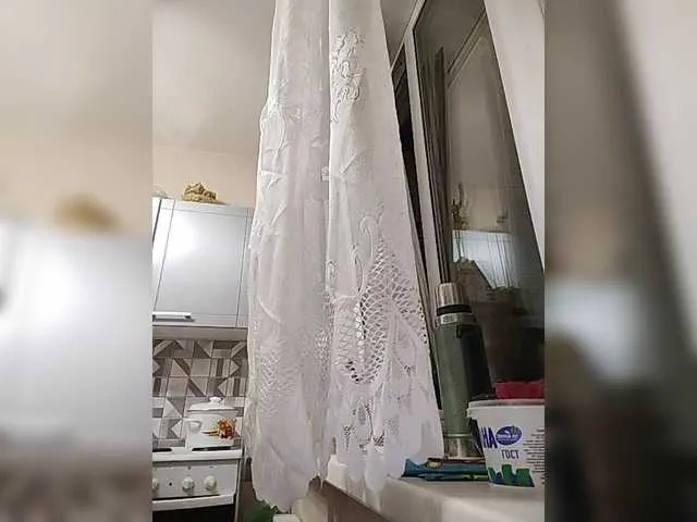 Live sex webcam photo for Katy19801 #292176311