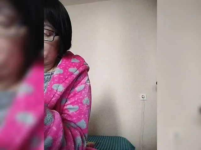 Live sex webcam photo for Katy19801 #292181848