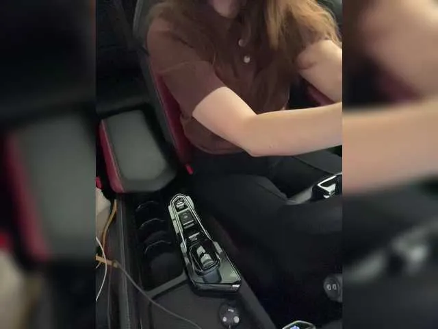 Live sex webcam photo for KatyKatS #291726785