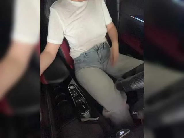 Live sex webcam photo for KatyKatS #291791287