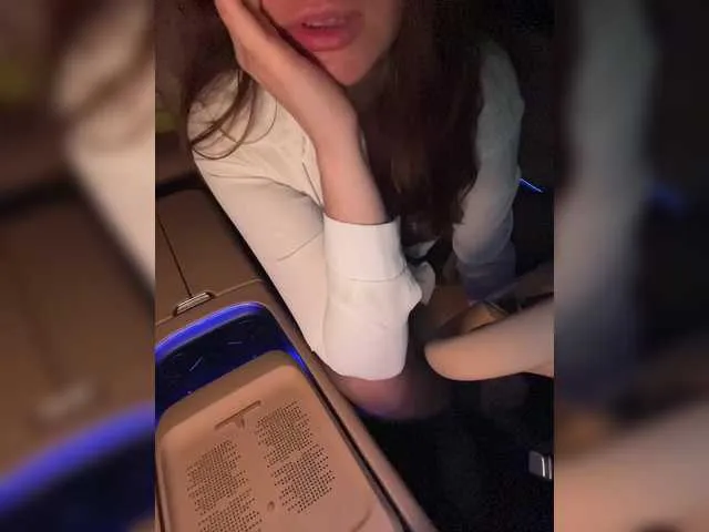 Live sex webcam photo for KatyKatS #291978472