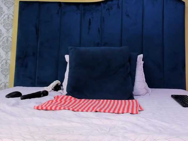 Live sex webcam photo for KatyRandy #273893197