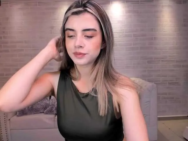 Live sex webcam photo for KatyRousse #275699031