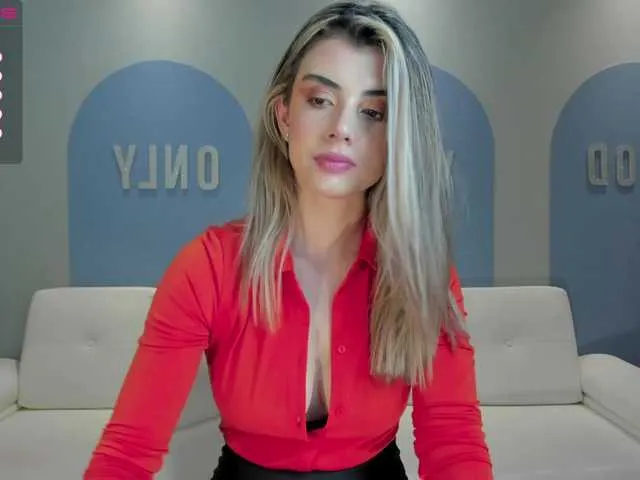 Live sex webcam photo for KatyRousse #275922892