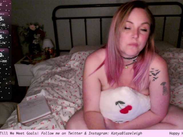 Live sex webcam photo for KatyaBlazeleigh #277468091