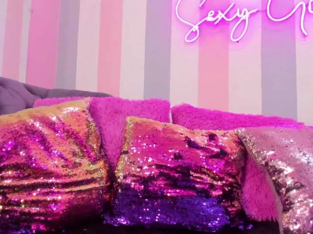 Live sex webcam photo for KatyaPurple #272489227