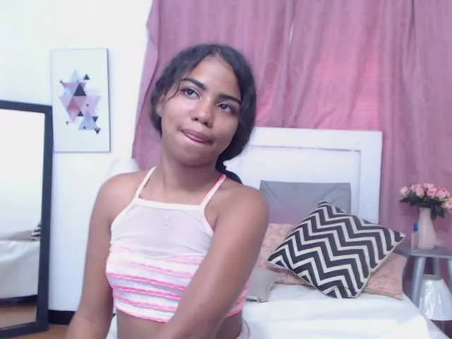 Live sex webcam photo for Katyrasex #273043199