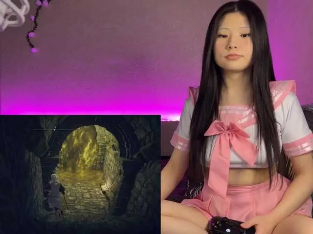 Live sex webcam photo for KawaiiChan #277539061