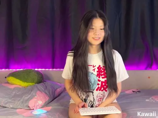 Live sex webcam photo for KawaiiChan #277752948