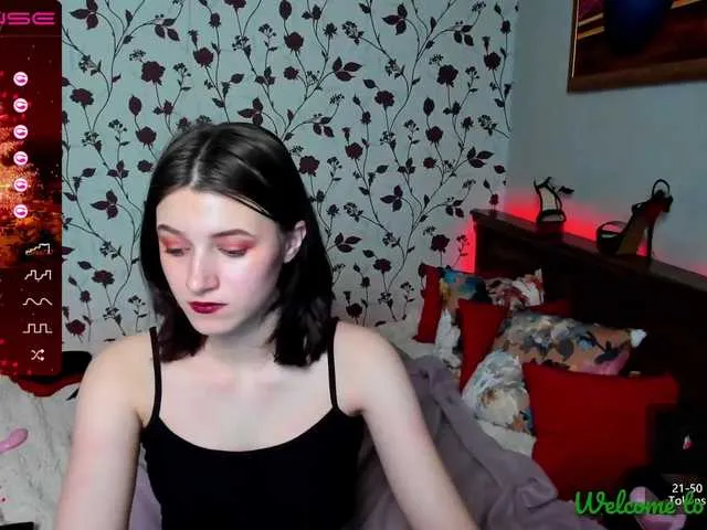 Live sex webcam photo for KawaiiHikka1 #271814610