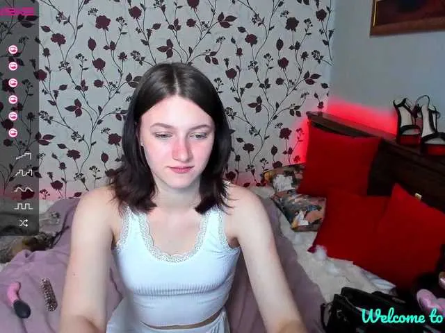 Live sex webcam photo for KawaiiHikka1 #271954388