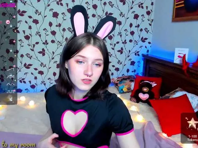 Live sex webcam photo for KawaiiHikka1 #272446744