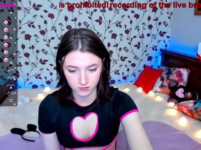 Live sex webcam photo for KawaiiHikka1 #272536587