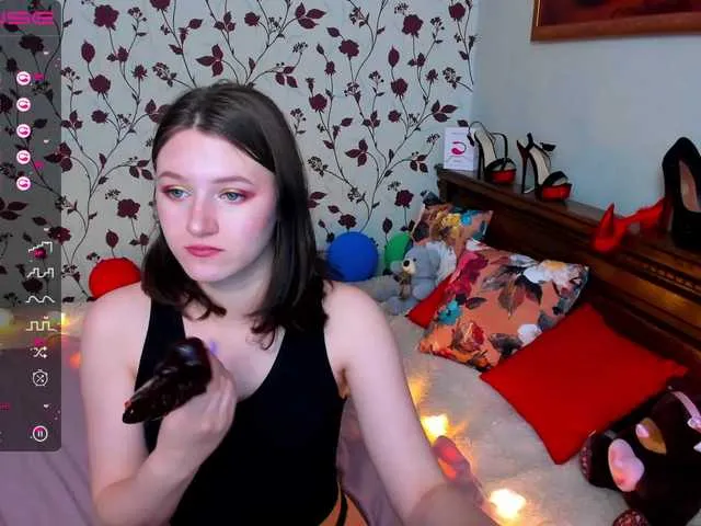 Live sex webcam photo for KawaiiHikka1 #273503024