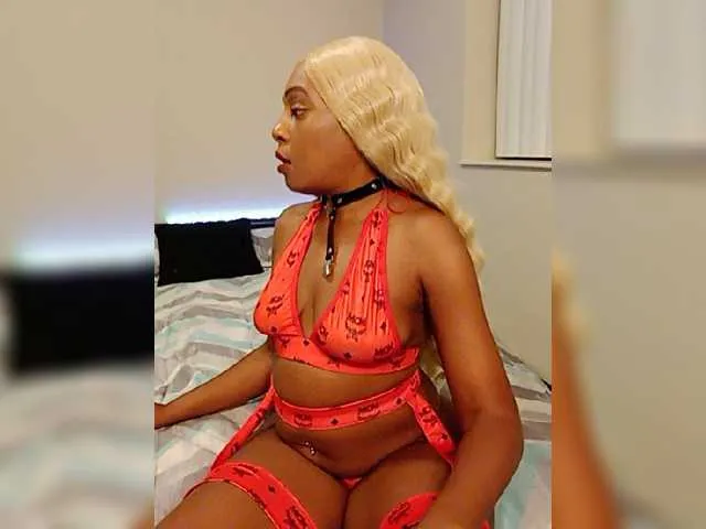 Live sex webcam photo for KawaiiVonIt #273844581