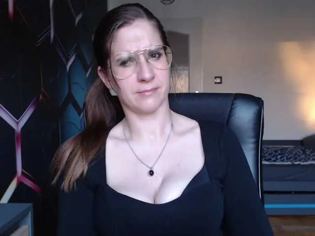 Live sex webcam photo for KayaCute #291447879