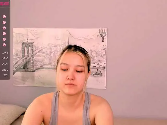 Live sex webcam photo for KayaLuan #272683471