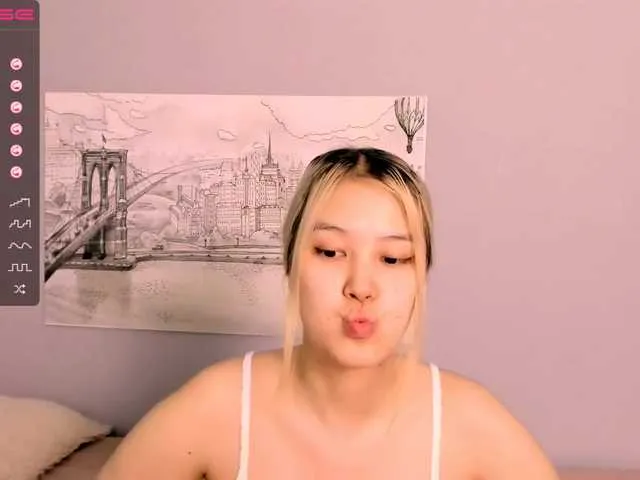 Live sex webcam photo for KayaLuan #272809186