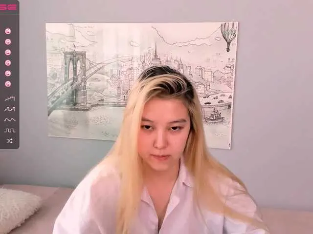 Live sex webcam photo for KayaLuan #272915983