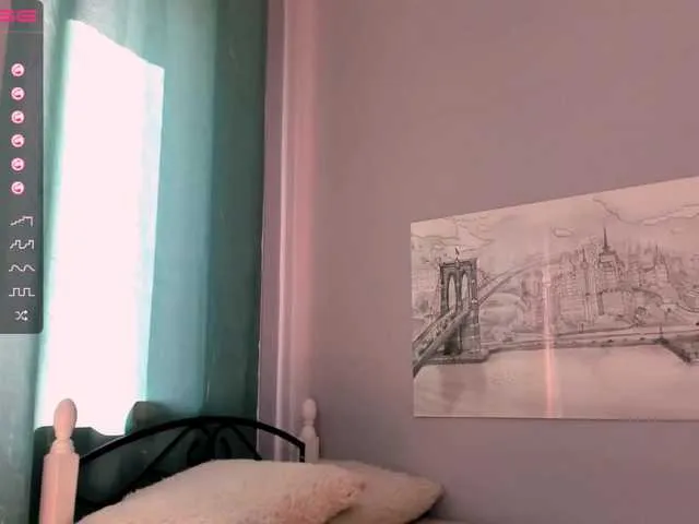 Live sex webcam photo for KayaLuan #272927577