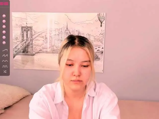 Live sex webcam photo for KayaLuan #272950544