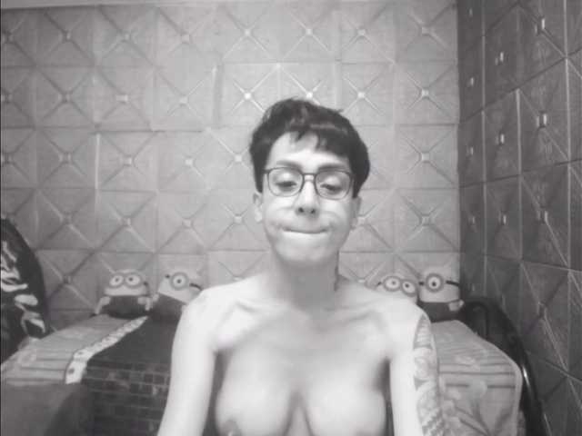 Live sex webcam photo for KayceeIlove #290411020