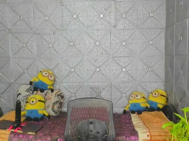 Live sex webcam photo for KayceeIlove #292391476