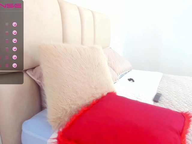 Live sex webcam photo for KaylaGinger #271774741