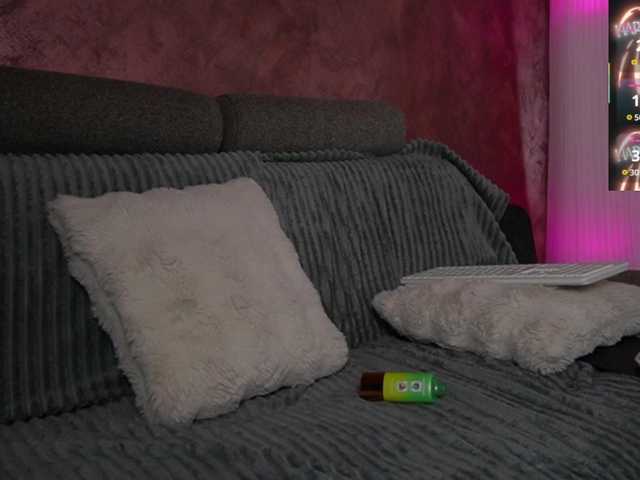 Live sex webcam photo for KaylaJoy #292448900