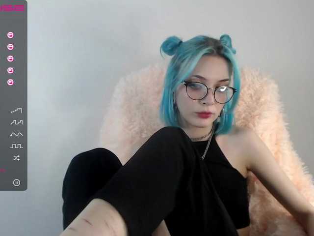 Live sex webcam photo for KaylyKitten #273825971