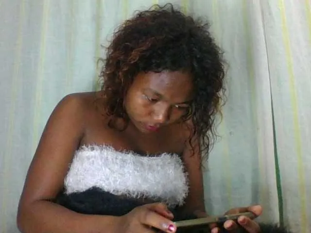 Live sex webcam photo for Kaysha12 #291137807