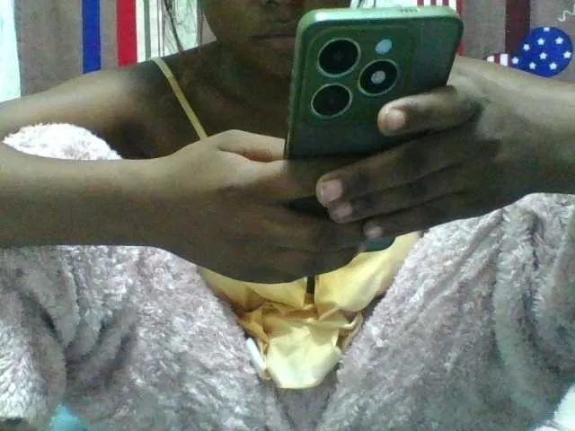 Live sex webcam photo for Kaysha12 #291198428