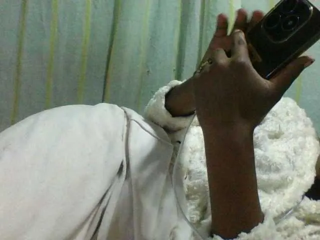 Live sex webcam photo for Kaysha12 #291315853