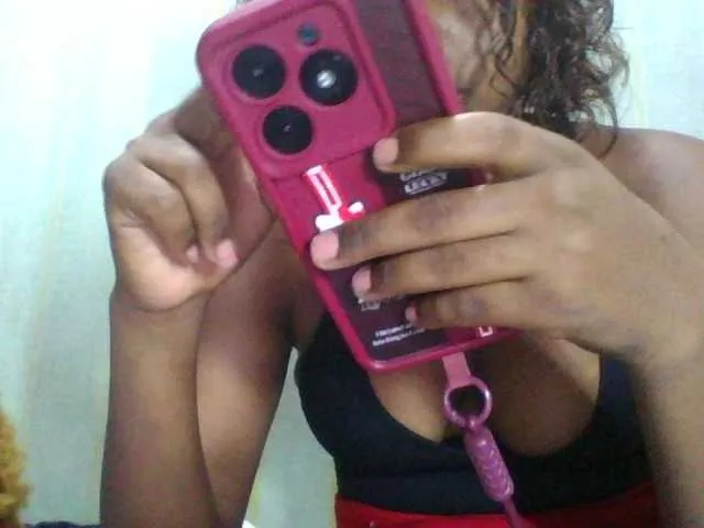 Live sex webcam photo for Kaysha12 #291460590